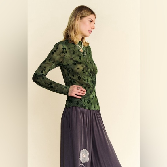 179B. Floral Mesh Long Sleeve Sheer Top - Olive - Picture 4 of 5